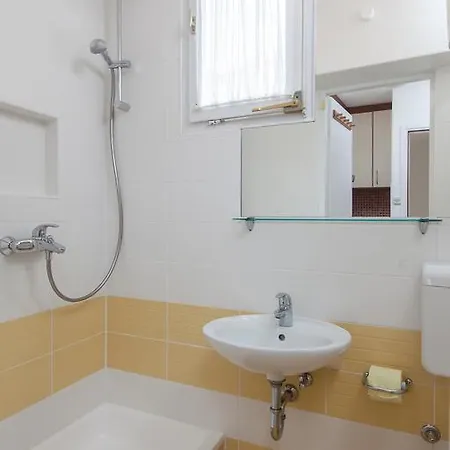 Apartment Potts Point Makarska