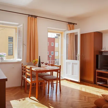 Potts Point Apartment